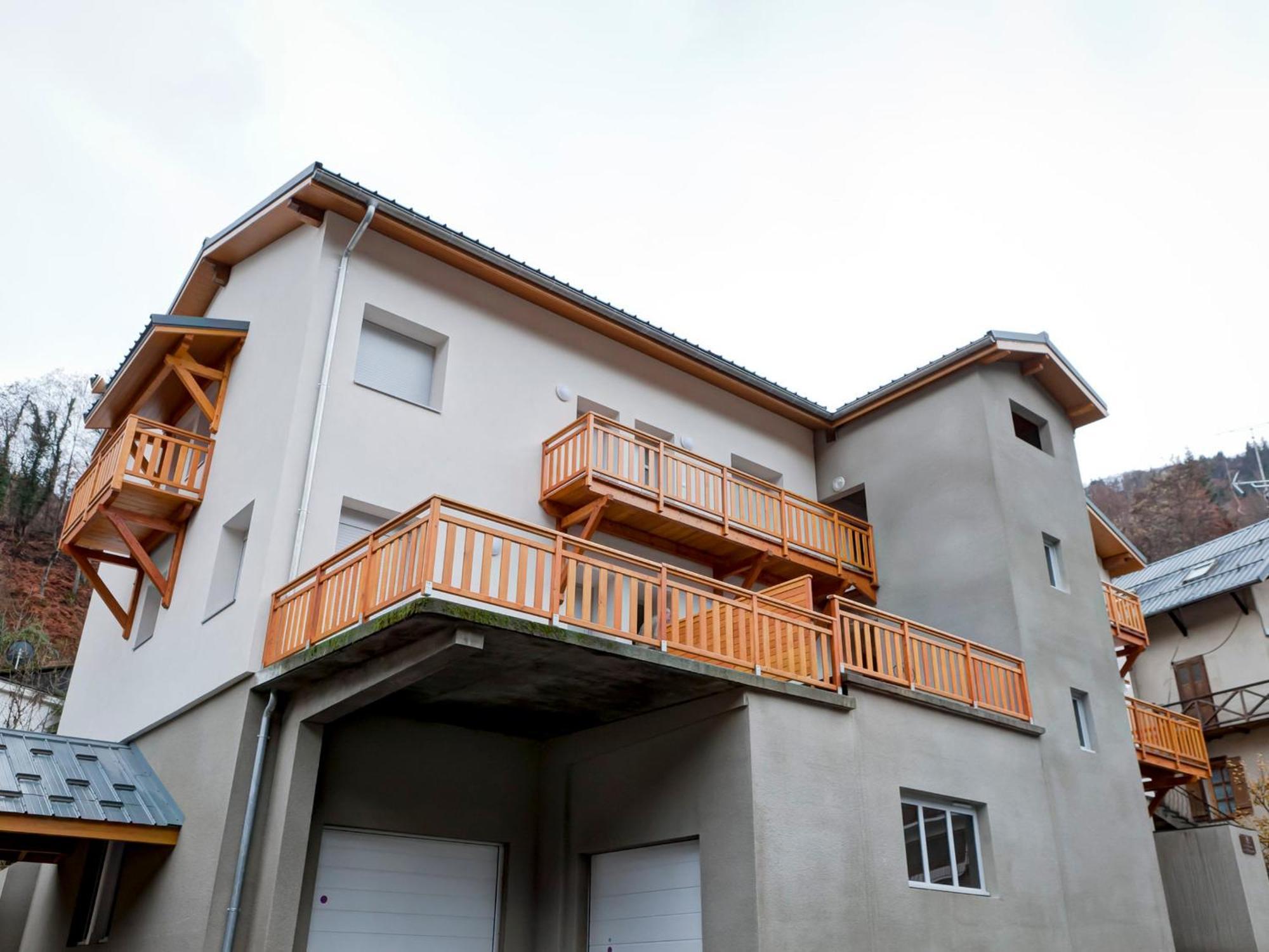 Appartement Neuf 2* Au Centre De Brides Avec Terrasse, Proche Telecabines Et Commerces - Fr-1-512-41 Dış mekan fotoğraf